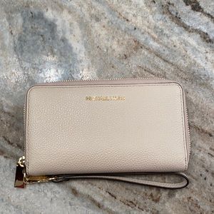 Michael Kors Wallet/Wristlet